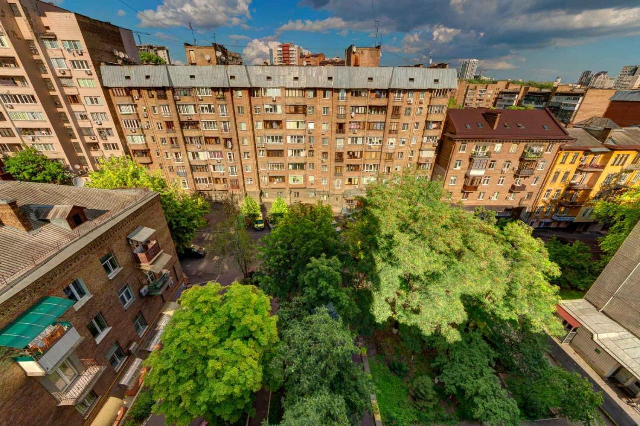Desert Rose Apartment Kyiv